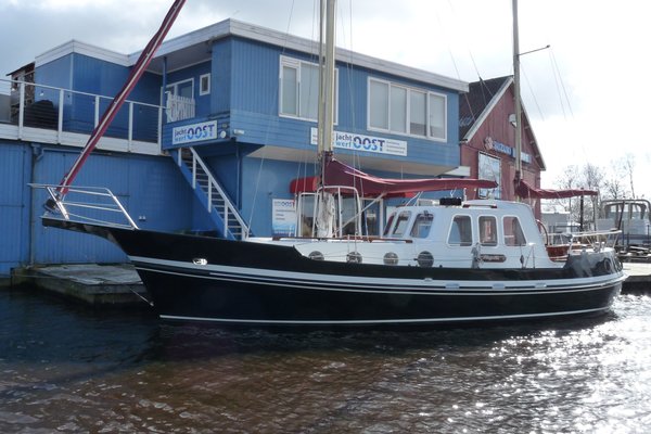 1 Oostvaarder 1040 MS  Jachtbemiddeling Tweede hands motorboten te koop Jachtwerf Oost.JPG 