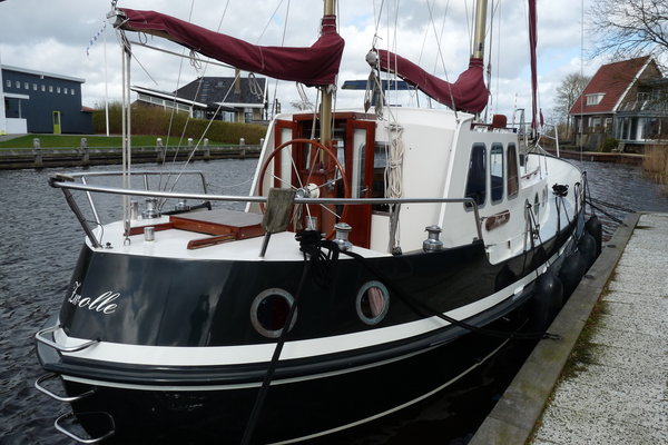 9 Oostvaarder 1040 MS  Jachtbemiddeling Tweede hands motorboten te koop Jachtwerf Oost.JPG 
