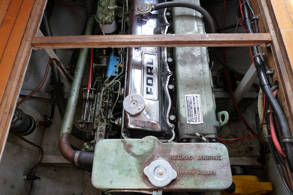 28 Oostvaarder 1040 MS  Jachtbemiddeling Tweede hands motorboten te koop Jachtwerf Oost.JPG 