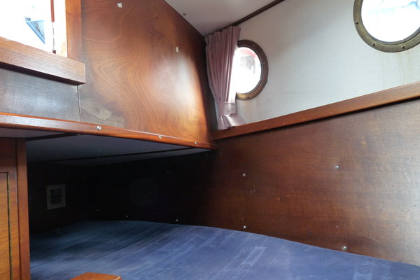 27 Oostvaarder 1040 MS  Jachtbemiddeling Tweede hands motorboten te koop Jachtwerf Oost.JPG 