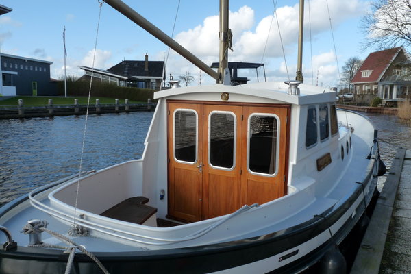 8 Oostvaarder 1040 OK  Jachtbemiddeling Tweede hands motorboten te koop Jachtwerf Oost.JPG 