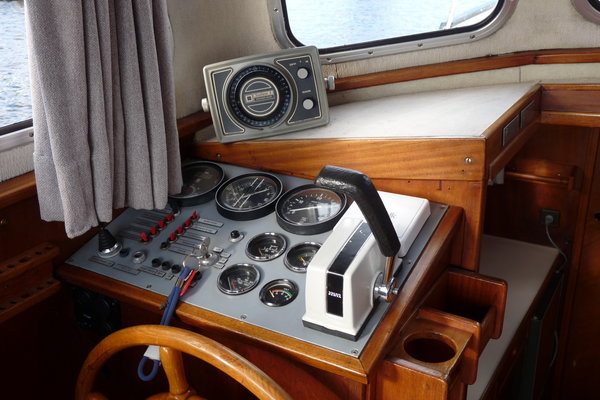 16 Oostvaarder 1040 OK  Jachtbemiddeling Tweede hands motorboten te koop Jachtwerf Oost.JPG 