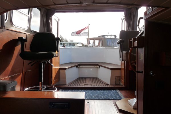 21 Oostvaarder 1040 OK  Jachtbemiddeling Tweede hands motorboten te koop Jachtwerf Oost.JPG 