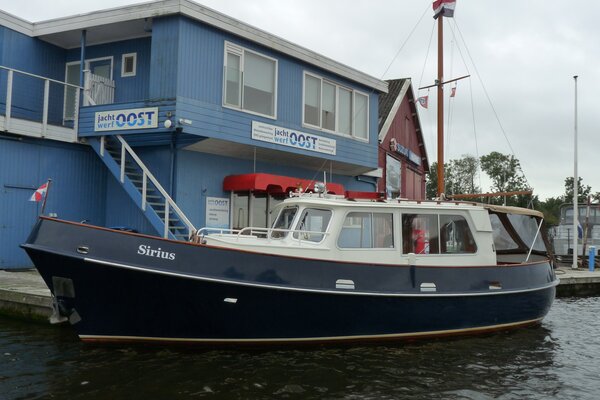 1 Jachtwerf Oost - Gillssen kotter - Tweede hands motorboten te koop -Yachtcharter.JPG 