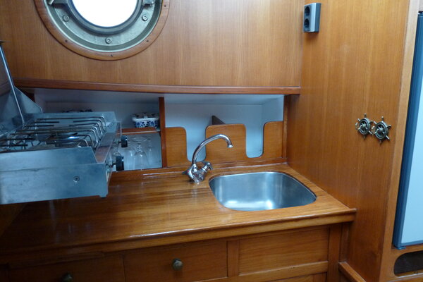 18 Jachtwerf Oost - Gillssen kotter - Tweede hands motorboten te koop -Yachtcharter.JPG 